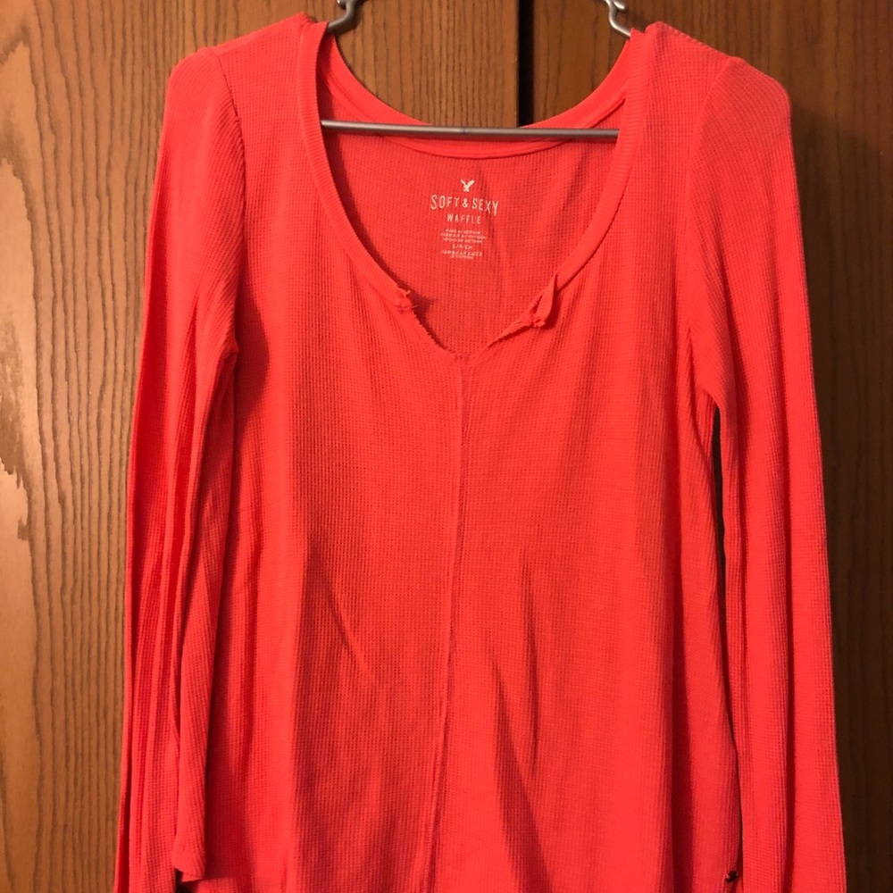 Coral American Eagle shirt - small